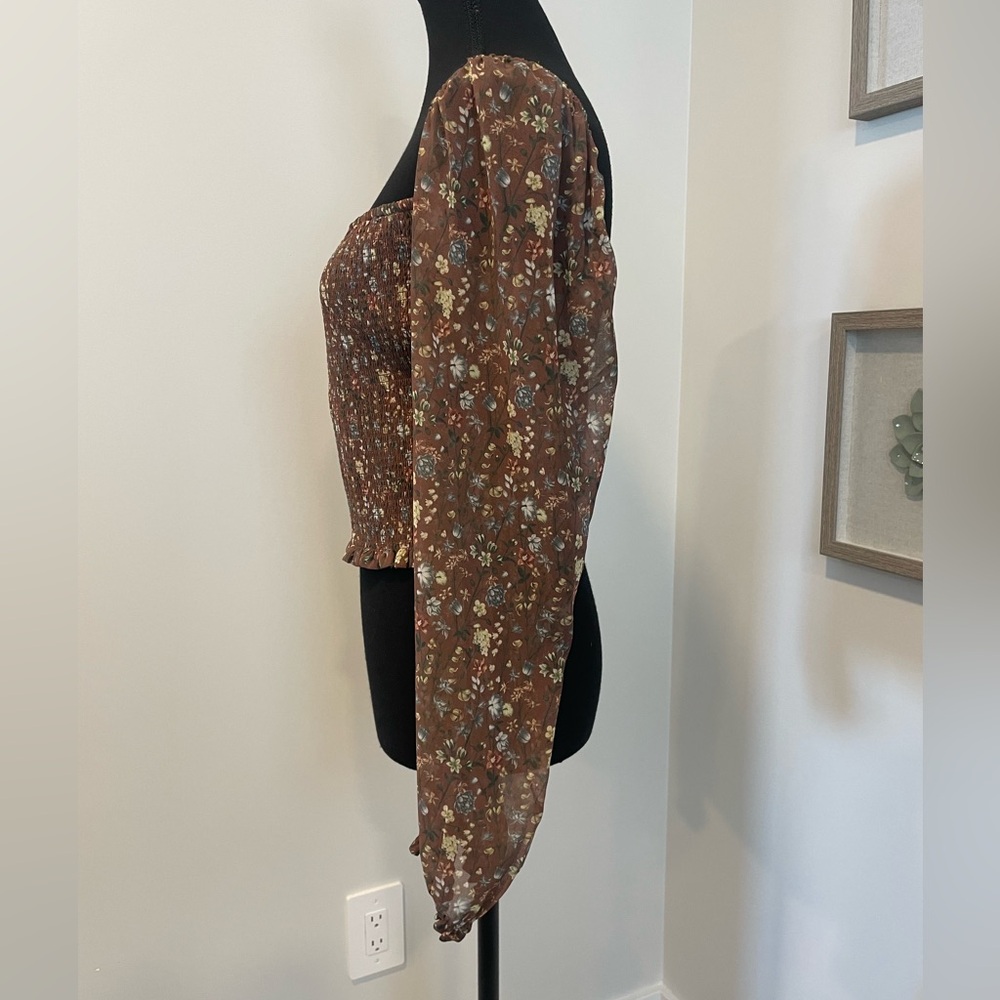 Aritzia Wilfred Saga Brown Floral Smocked Long Sheer Sleeve Crop Top NWT! - Picture 2 of 11